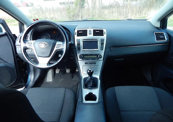 Toyota Avensis cena 31900 przebieg: 228228, rok produkcji 2014 z Drezdenko małe 466